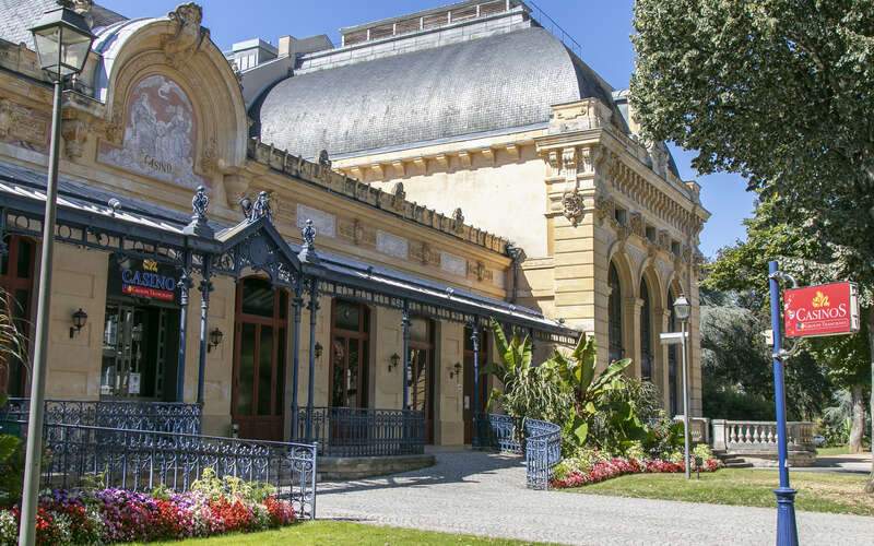 Les thermes - Néris-les-Bains (Afficher en grand)