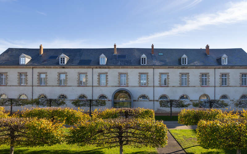 Le bâtiment réhabilité sur le site du CNCS (Afficher en grand)